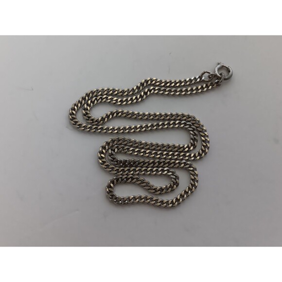 Vintage Avon Silvertone Cuban Chain Necklace 18 in - Picture 2 of 11